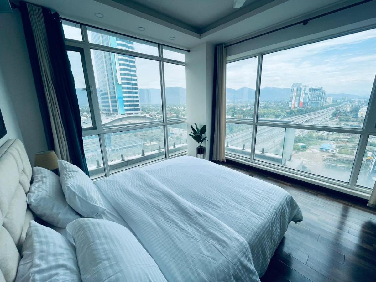 High Rise Presidential Suite In Elysium Opp Centaurus Исламабад Екстериор снимка