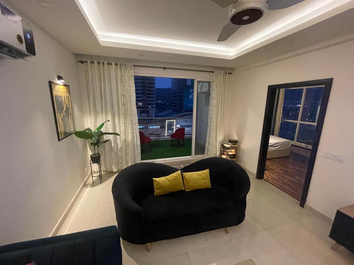 High Rise Presidential Suite In Elysium Opp Centaurus Исламабад Екстериор снимка