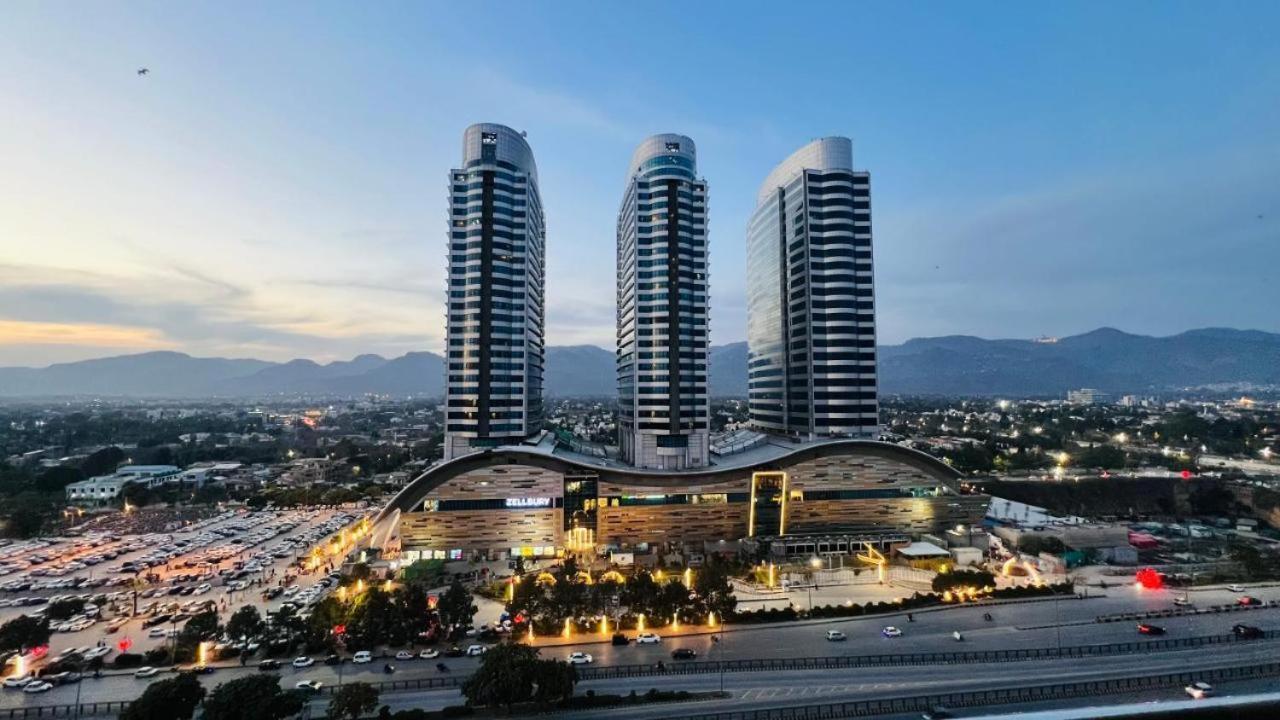 High Rise Presidential Suite In Elysium Opp Centaurus Исламабад Екстериор снимка